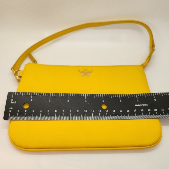 MCM San Marcos Liz Shopper Yellow Leather Pochette - Picture 11 of 12